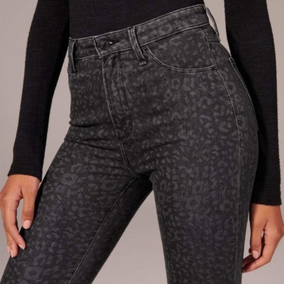 Abercrombie & Fitch Denim - Abercrombie & Fitch High Rise Super Skinny Leopard Jeans Size 28 NWT